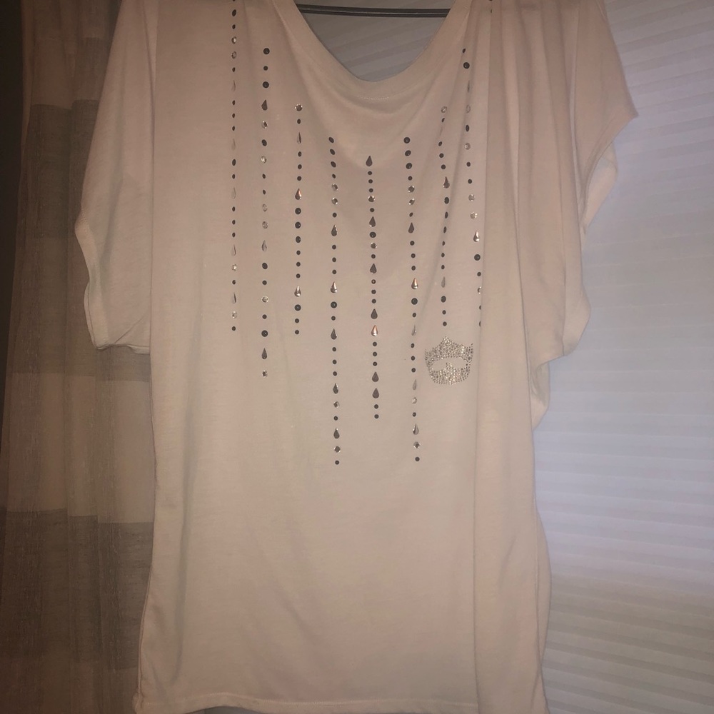 Beautiful flowy white top